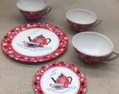 vintage 5 pieces 1970s coffe pot confetti Childs tea coffee cup creamer set tin litho plates cooking kitchen play set ohio art