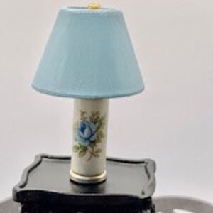 1:12 Dollhouse Miniature Glass Hurricane Lamp with Blue Base BD HB330 