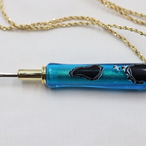 Seam Ripper Necklace Gold (Blue Topaz Mesh)