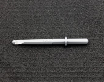 Crochet Hook ( size I-9,  5.5mm)