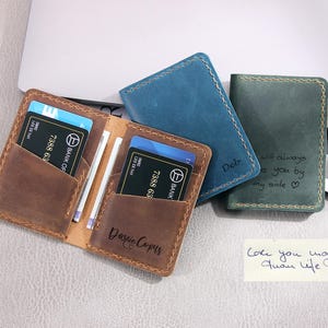 Tarjetero de cuero personalizado, billetera minimalista con bolsillo frontal delgado y escritura a mano personalizada, tarjetero pequeño, regalo para papá y mamá.