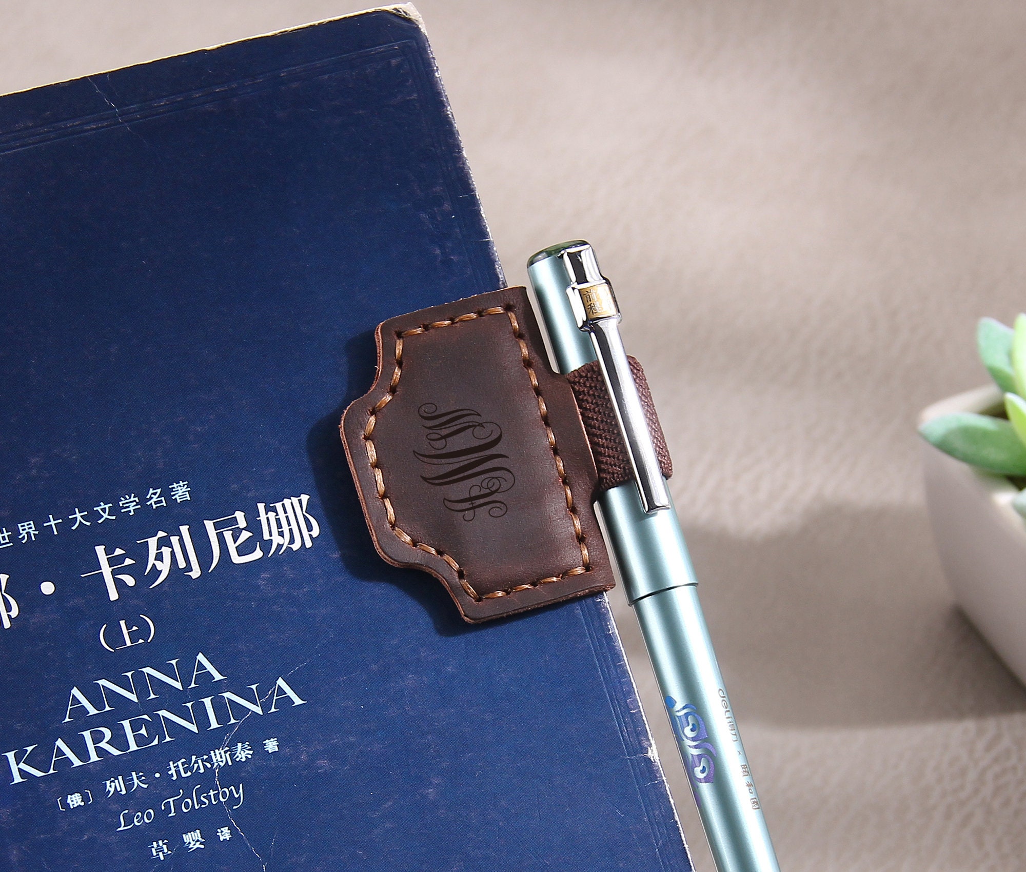 Personalised Leather Magnetic Pen Clip, Genuine Leather Pen Loop with Engraved Initials, Pen Holder for Travelers Notebook Journal Covers