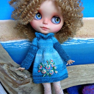 BLYTHE or PUILLIP doll Dress - Knitting pattern for a very cute flared dress with ruffle collar