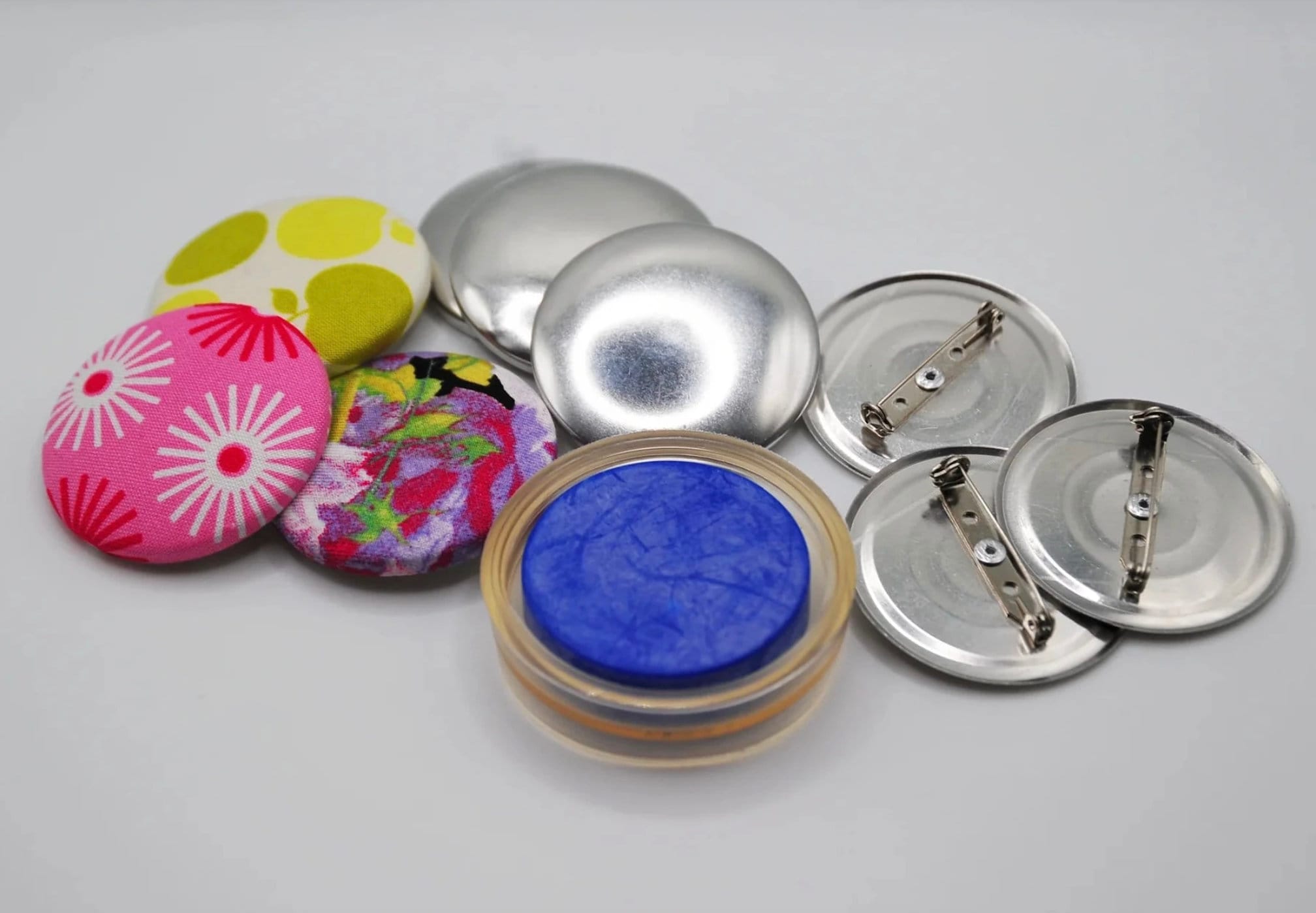 JACKOBINDI Attached Button + Brooch Backs - Etsy