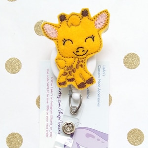 Giraffe badge reel-giraffe badge -animal badge-pediatric nurse badge -teacher badge reel -pediatric nurse badge reel- preschool teacher bad