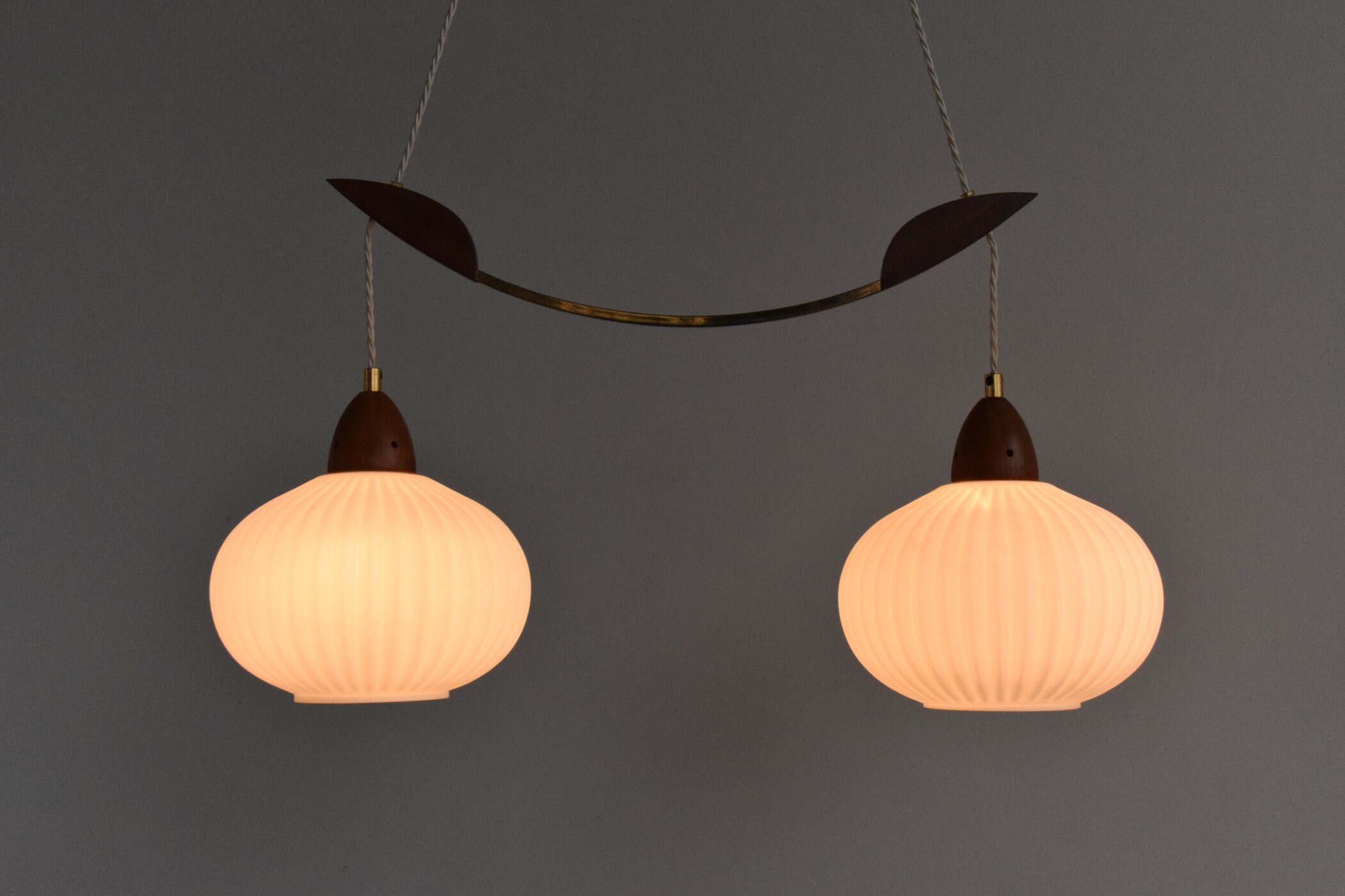 Lámpara de araña colgante doble de vidrio de leche vintage de | Etsy