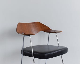 Vintage 1980s Robin Day 675 Chair