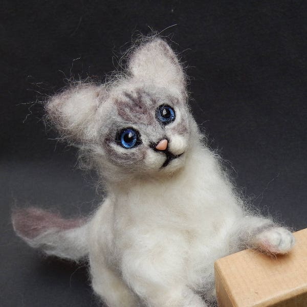 Custom felted cat sculpture Ragdoll Cat needle felted cat miniature custom cat replica Birman cat loss memorial Persian Cat Himalayan Cat