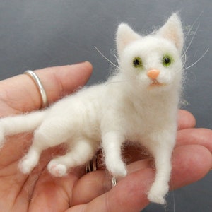 Needle felt cat replica white cat miniature custom felted cat soft sculpture short haired cat loss memorial custom cat effigy cat loss gift image 2