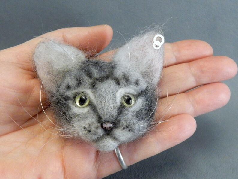 Needle felt cat pin custom cat brooch needle felted brooch Tabby Cat brooch custom felted cat portrait cute cat felt brooch Mother days gift image 10