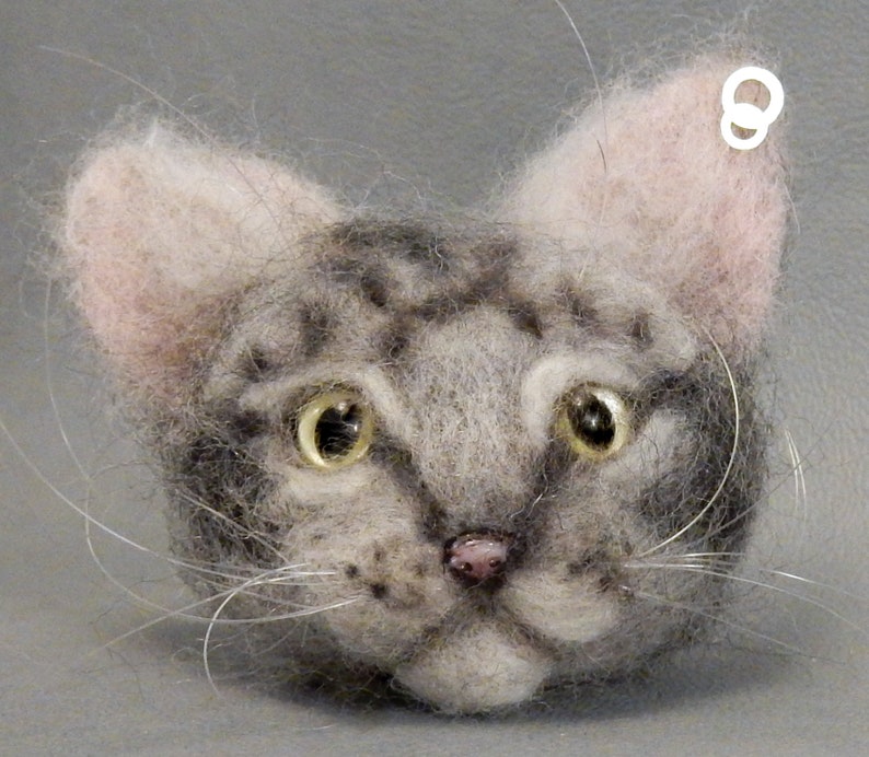 Needle felt cat pin custom cat brooch needle felted brooch Tabby Cat brooch custom felted cat portrait cute cat felt brooch Mother days gift image 3