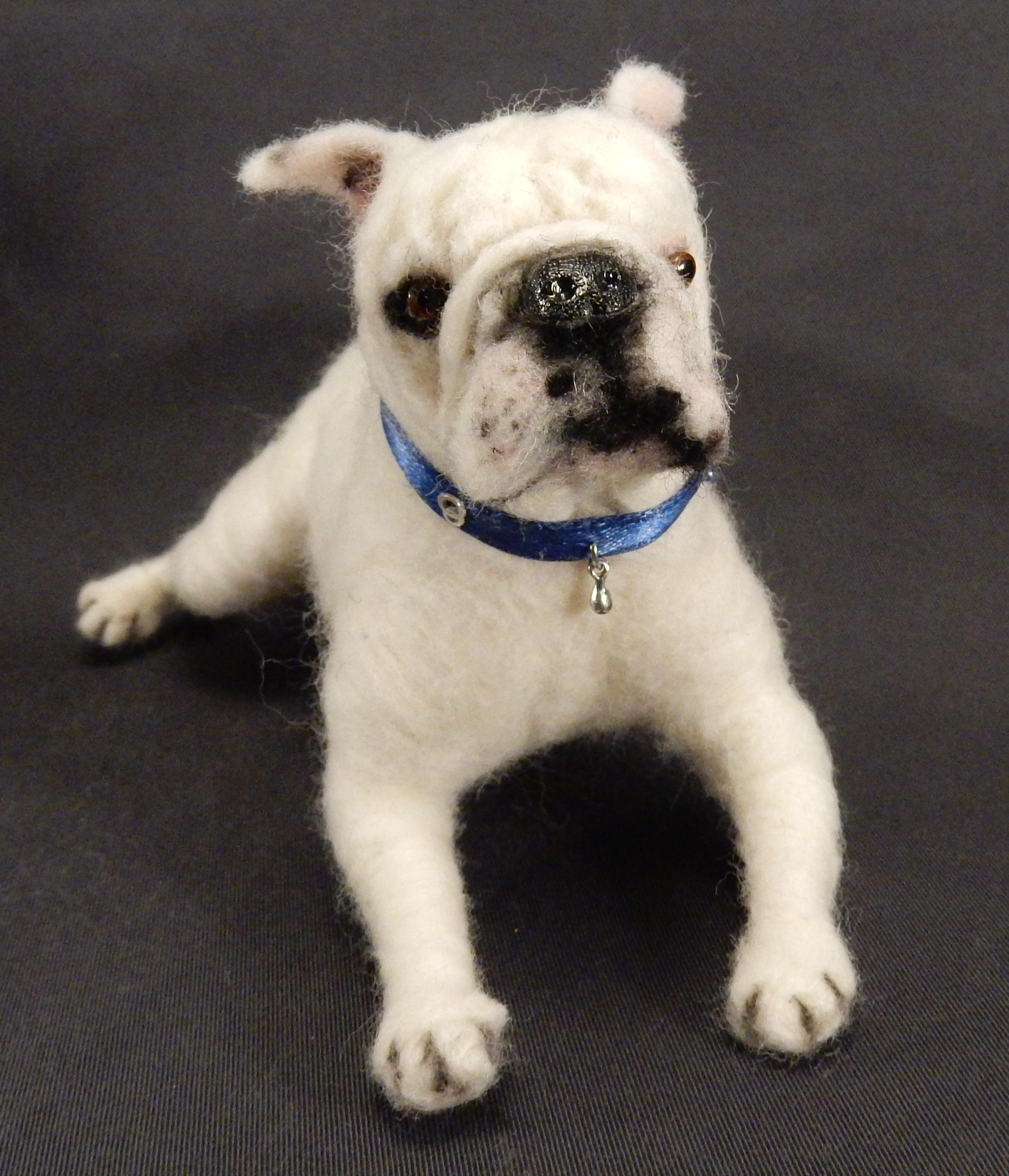 羊毛フェルト　イングリッシュブルドッグ ニードルフェルトの犬：イングリッシュブルドッグのレプリカ