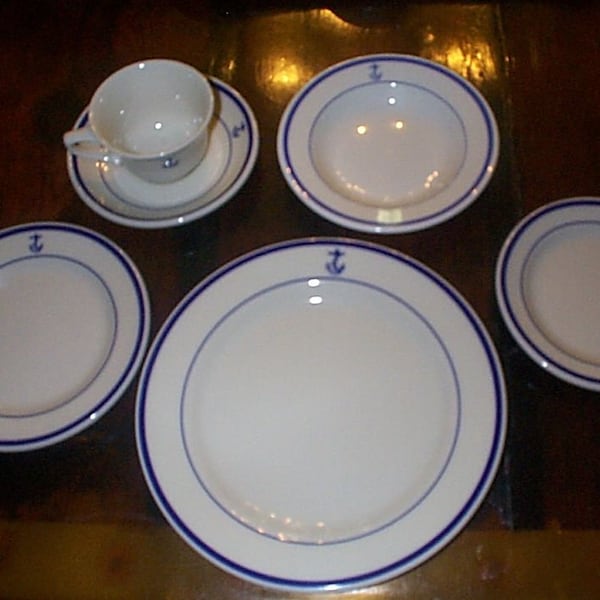 6 pc Placesetting US Navy Wardroom Officers Mess w/ Fouled Anchor. Great Starter Set! All Pieces Beautiful, Matching & Damage Free.