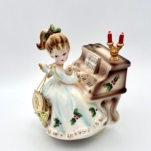 Vintage Josef Originals Figurine Music Box(As Is)