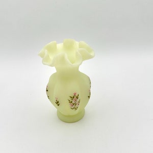 Fenton Custard Uranium Vase