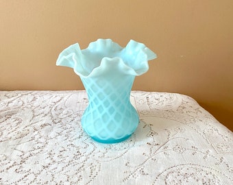 Vintage Fenton Yellow Uranium/vaseline Glass Custard Satin Vase - Etsy