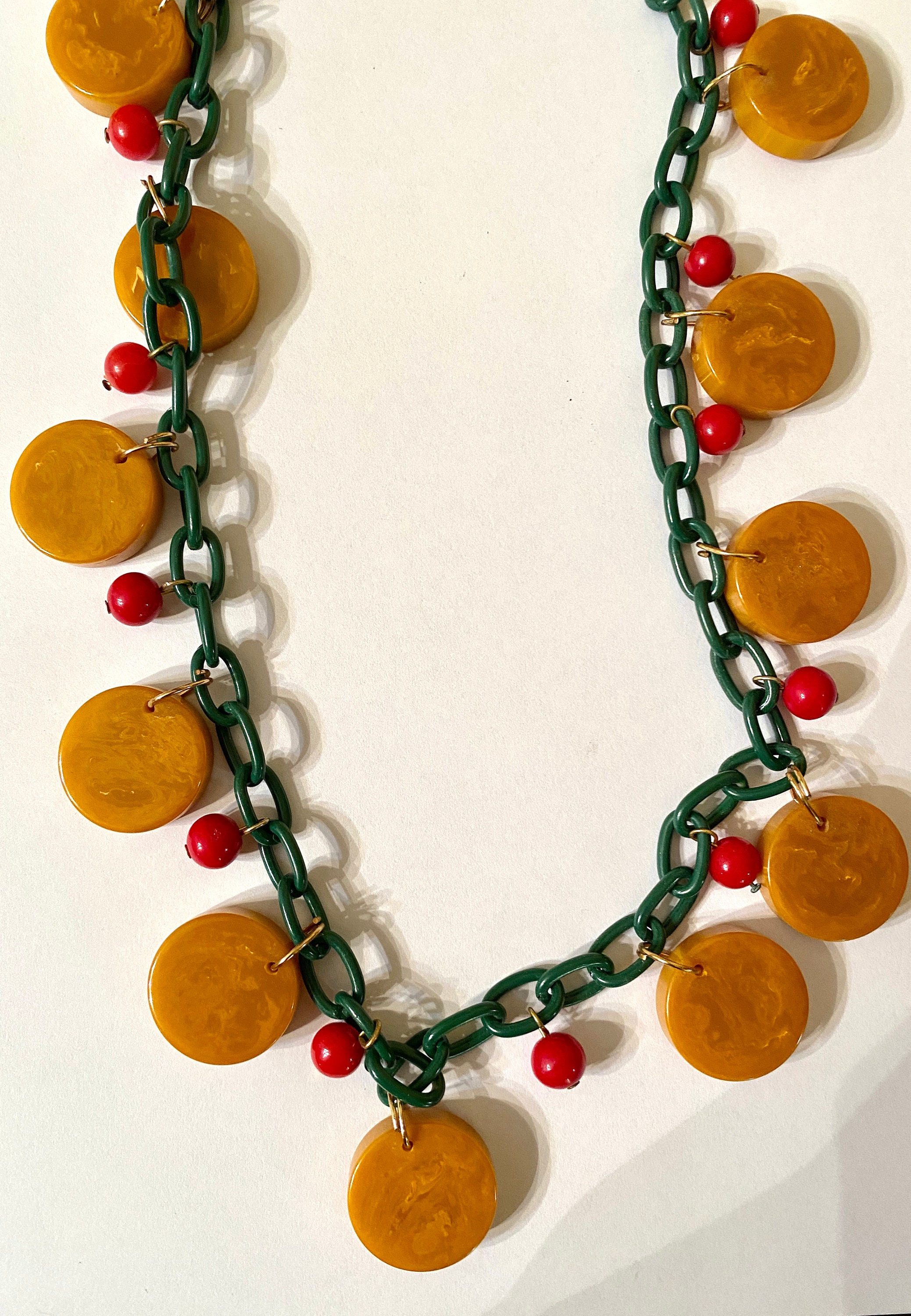 Vintage bakelite best sale necklace