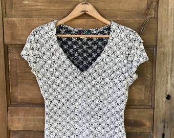Vintage 80's Knit Black and Silver Stretchy Textured Deep V Neck Crop Top Tshirt size small
