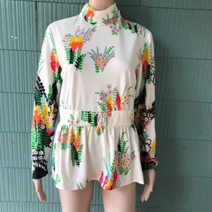 Vintage 70’s Mod Unique Novelty Print Floral Polyester Long Sleeve Mock Neck Tunic Top Size Large