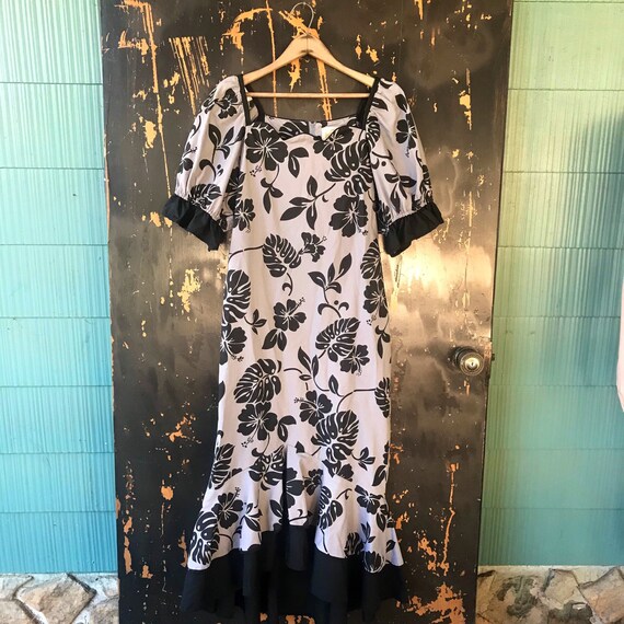 black hawaiian dress Makaha Gold Lei Pua Kalaunu The Black Formal Chic Hawaiian Dress combines timeless elegance with island style UOUA Hawaiian Dresses for Women