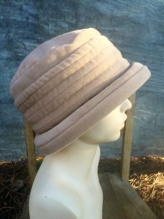 Vintage 70's Women's Beige Winter Bucket Hat - image 2