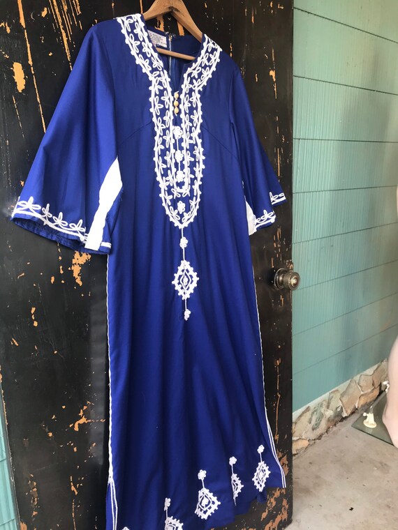 Vintage 70's Dark Blue Embroidered Dashiki Kaftan… - image 6