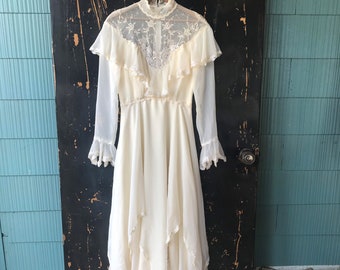 Vintage 60’s/70’s White Lace Gothic Prairie Wedding Dress