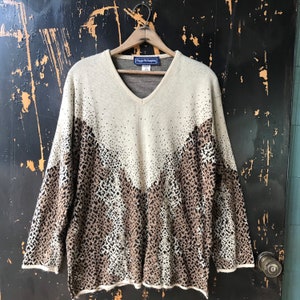 Vintage 80’s Bell Sleeve Leopard Print Tapestry Sweater by Maggie McNaughton size 2xl