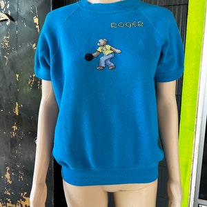 Vintage Blau Roger Bear Bowling Kurzarm Sweatshirt Ultimatives Bowling Dad Shirt