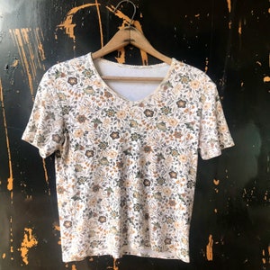 Perfect Vintage 90's Floral Print Babydoll Tshirt size medium