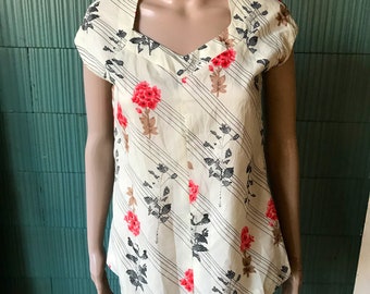 Vintage 60’s Mod Off White Floral Relief Print Top size Small OOAK