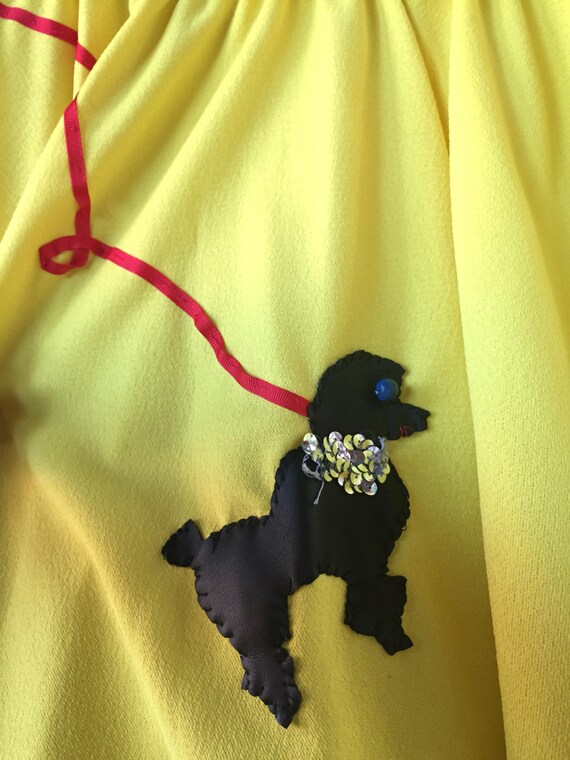 Vintage 50's Yellow Poodle Appliqué Circle Mini S… - image 4