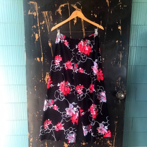 Vintage 70&#39;s Black and Floral Polyester High Waisted Palazzo Pants size Medium/Large