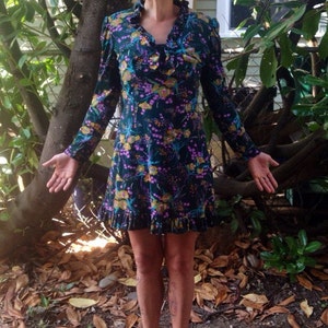 Vintage 60&#39;s Soft Long Sleeved Mod Floral Print Mini Dress with Ruffled Collar