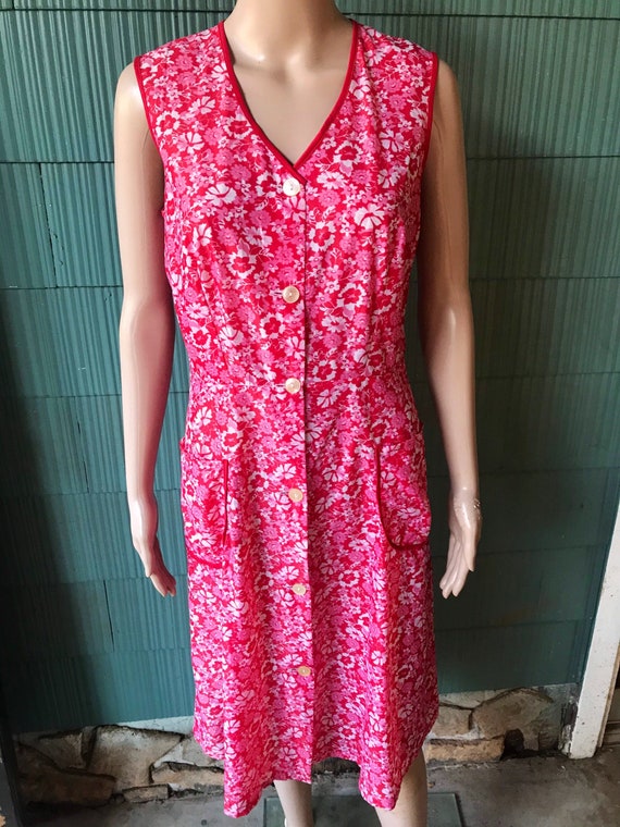 Vintage 60’s/70’s Red Floral Print Sleeveless Sil… - image 2