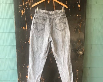 Vintage 80's Distressed High Waisted Acid Washed Jeans by Chic size 31” Tall