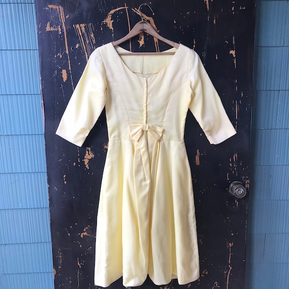 Vintage 50's/60's Pale Yellow Tafeta Party Dress … - image 2