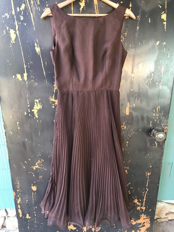 Vintage 60's Brown Sleeveless Day Dress with Laye… - image 4