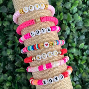 Valentine Heishi Bracelet, Valentine&#39;s Day Bracelet, Heart Bracelet, XOXO, Love Bracelet, Valentine&#39;s Day Gift, Heishi Bead Bracelet