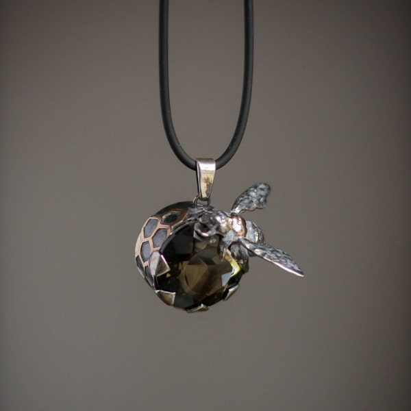 Bee pendant with smoky quartz, bee necklace, silver and gold pendant, bee jewelry, insect jewelry, insect necklace, honeycomb pendant