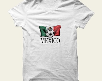 Mexikanischer Fußball-T-Shirt - Personalisiertes Mexiko-Flaggen-T-Shirt mit Name & Nummer | Personalisierte mexikanische Pride Shirt | Erhältlich in mehreren Farben