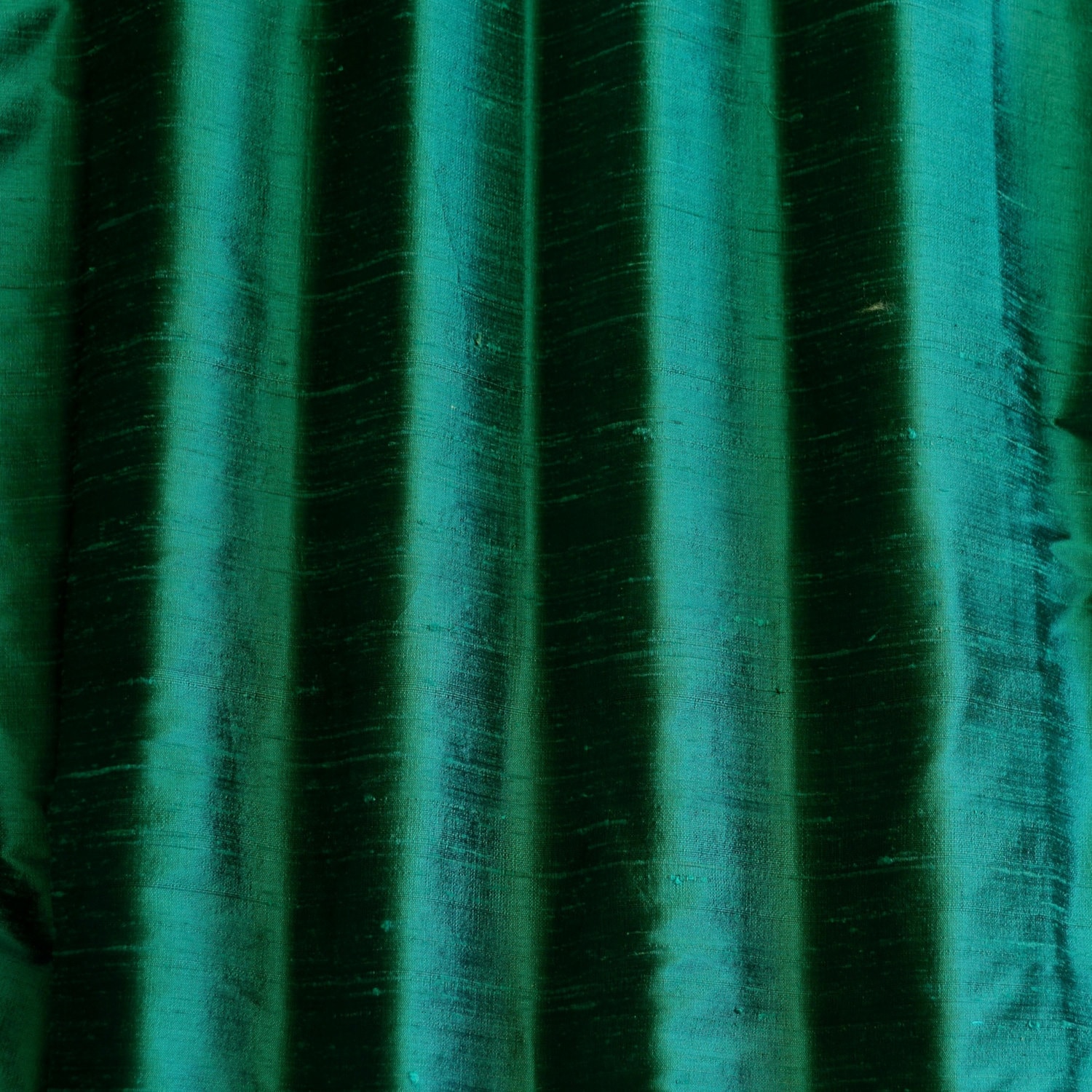 Iridescent Dark Spring Green Dupioni Silk 100 Silk Fabric Etsy