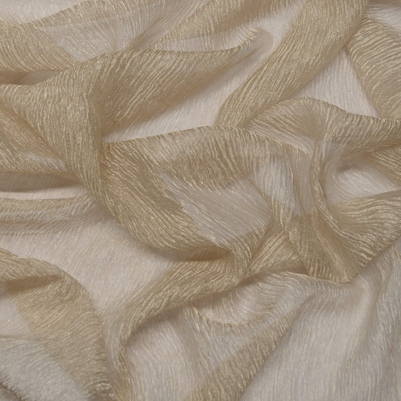 Tissu organza de soie métallique froissé blanc fard à joues/argent, soie/tissu métallique, 33 po. de large par mètre TS-7244 image 1