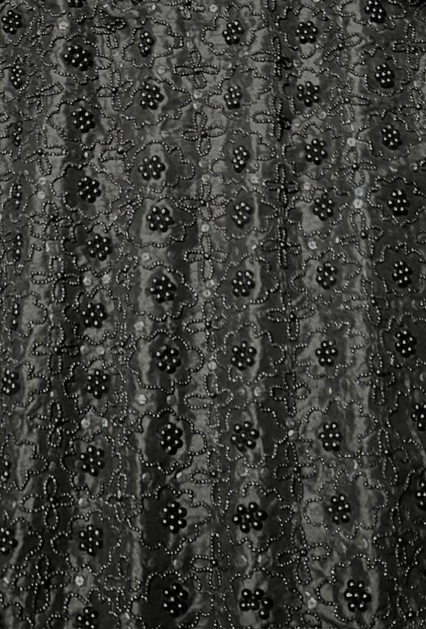 Schwarze Seide Dupionseide/Shantung mit Stickerei und Perlen 100% Seide, 112 cm breit, lose Ware (EB-928)