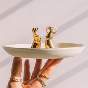 Handmade Ceramic Jewelry Dish Aesthetic Modern Ring Holder Trinket Dish Small Catch All Tray Office Desk Decor Gift New Home Gift for Woman