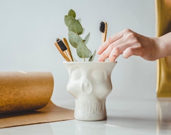 Ceramic Skull Planter Creepy Cute Halloween Decor Face Cup Head vase Toothbrush Holder Gothic Office Desk Accessories Makeup Brush Holder