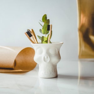 Ceramic Skull Planter Creepy Cute Halloween Decor Face Cup Head vase Toothbrush Holder Gothic Office Desk Accessories Makeup Brush Holder image 2