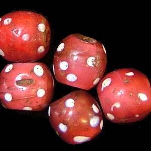 African Trade Venetian dark rose eye or skunk beads, pkg of 5, 12 mm