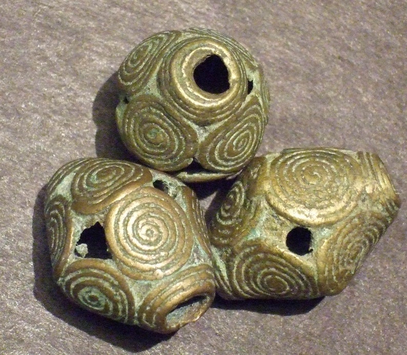 hole 6mm. Brass100 ONE Ashanti African Trade lost wax cast brass bead from Ghana 32 x 25 mm