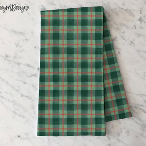 Traditional Christmas Plaid Tea Towel, Holiday Kitchen Decor, Christmas Dish Towel, Farmhouse Decor, Green and Red Holiday Plaid Towel